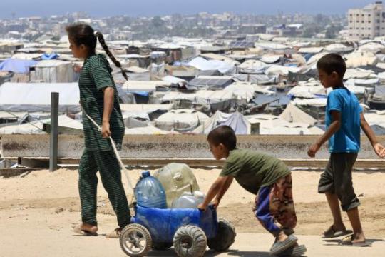مركز حقوقي يحذر من الانهيار شبه الكامل لمنظومة المياه في غزة