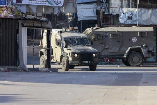 الاحتلال الإسرائيلي يعتقل 3 فلسطينيين خلال اقتحام مدينة نابلس ومخيم العين