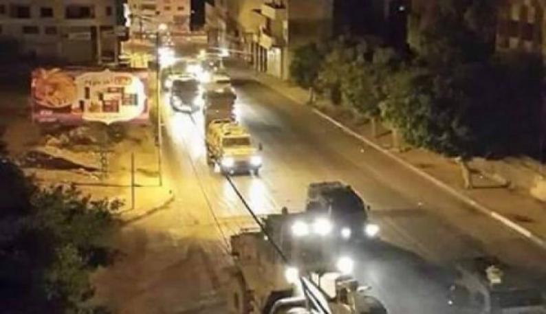 مداهمة منازل وتحويل أحدها إلى ثكنة عسكرية