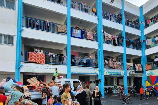 أونروا: مدارسنا تحولت إلى ملاجئ للنازحين ونواصل دعمهم يوميًا