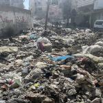 كارثة بيئية في غزة: 260 ألف طن من النفايات تتكدس في الشوارع