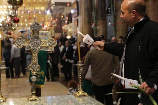 مدن بيت لحم وبيت ساحور وبيت جالا تحيي "سبت النور" إيذانًا بعيد الفصح المجيد