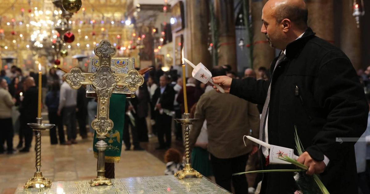 مواكب كشفية و"زفة النور" تجوب الشوارع وصولًا إلى ساحة المهد وسط مشاركة رسمية وشعبية واسعة