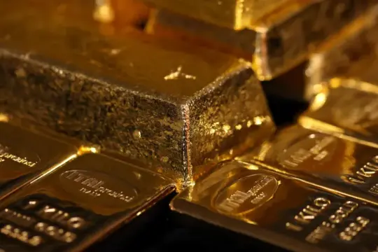 اندفاع المستثمرين نحو الذهب يرفع صندوق الذهب الياباني إلى مستوى قياسي رغم تراجع الأسعار