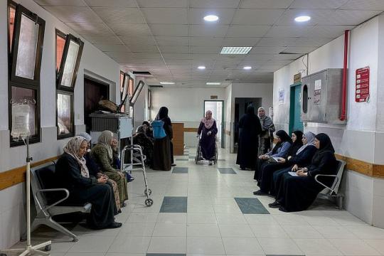 أكتوبر الوردي يتحول إلى أسود على نساء غزة