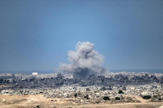 نسف منازل مواطنين في مدينة غزة وخان يونس