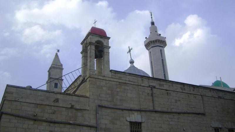 إغلاق طرق وتضييق أمني يؤثران على إحياء المناسبة الدينية في دير الخضر جنوب بيت لحم
