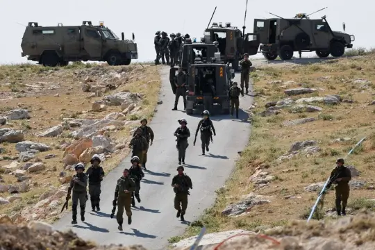 بتشجيع حكومي وحماية الجيش.. مستوطنون يتوسعون داخل مناطق السلطة الفلسطينية