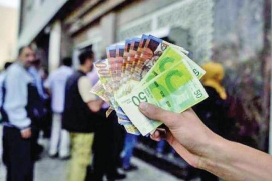 وزارة المالية: صرف رواتب الموظفين العموميين غدًا بنسبة 50% وبحد أدنى 2000 شيكل