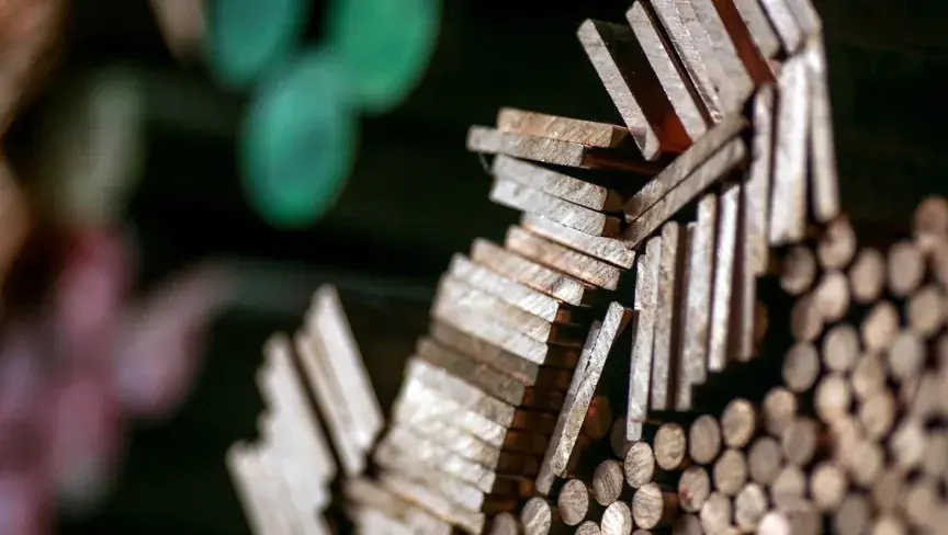 الطلب الصيني يتباطأ و«BHP» تسجل قفزة في الأرباح بدعم من المعدن الأحمر