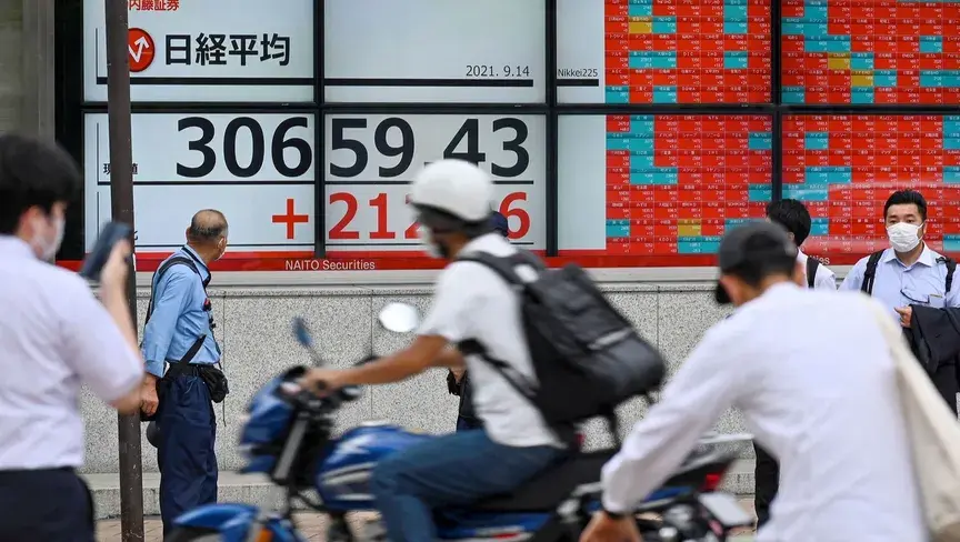 مؤشرات الأسهم الآسيوية والأوروبية تهبط وسط مخاوف تضخمية، فيما يواصل الذهب مكاسبه