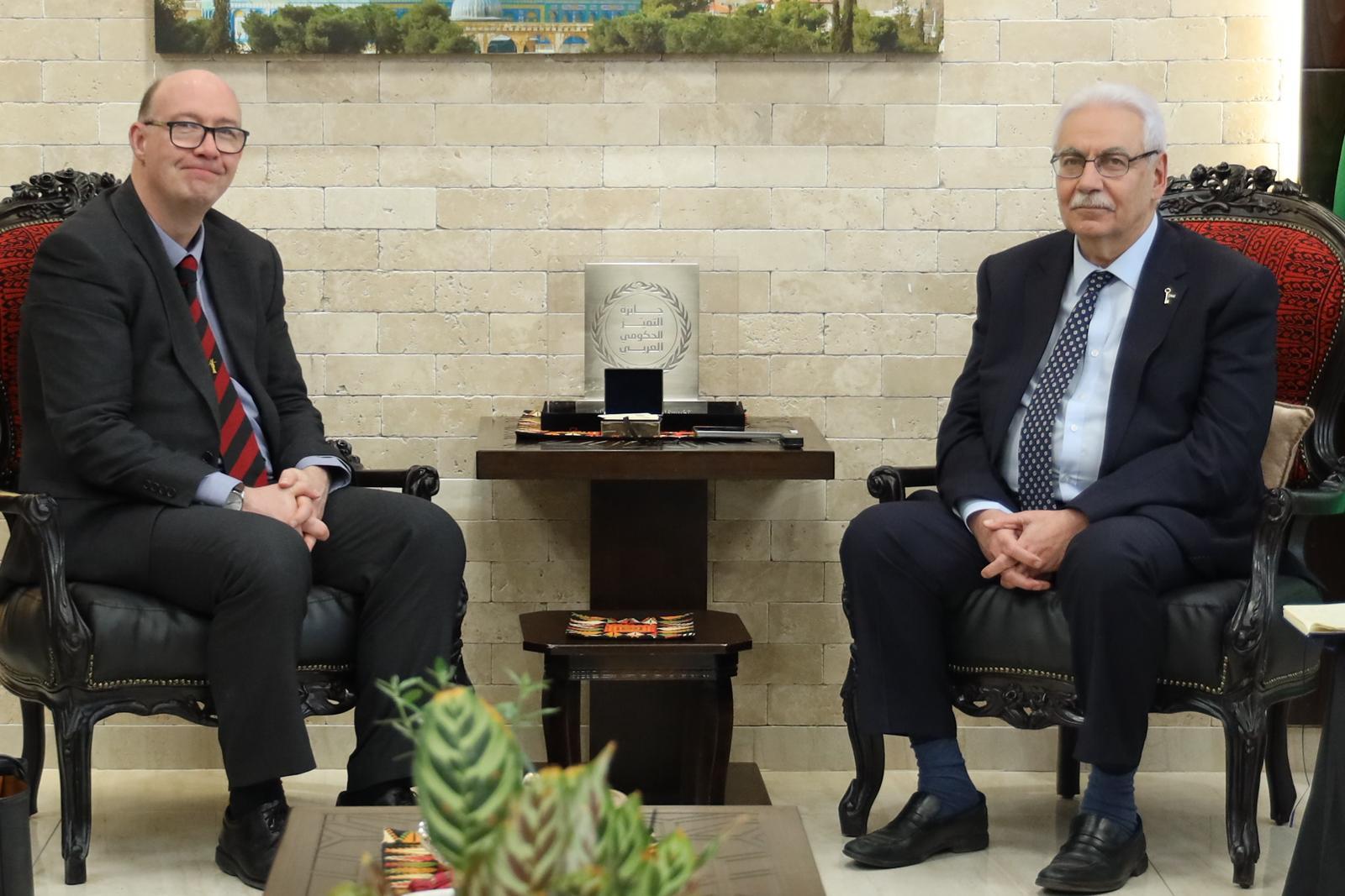 وزير الصحة يبحث مع مسؤول بريطاني تعزيز التعاون ودعم القطاع الصحي الفلسطيني