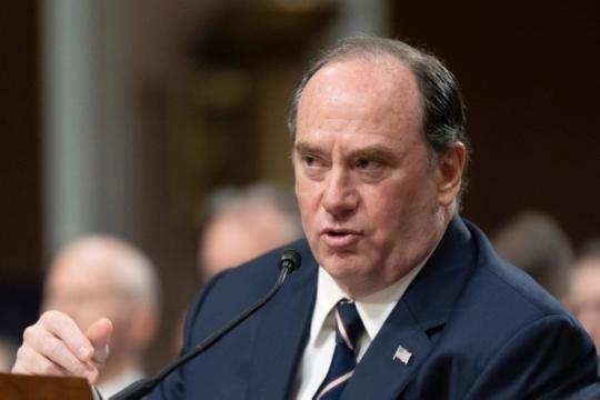 بشكل مفاجئ.. البنتاغون يعلن إقالة وزير البحرية الأمريكي