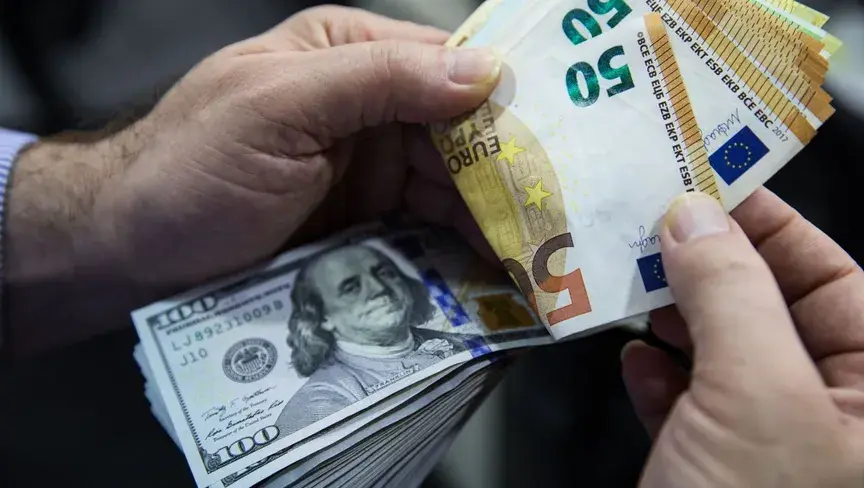 ارتفاع أسعار الطاقة وعوائد السندات الأميركية يعززان الضغوط على العملة الأوروبية