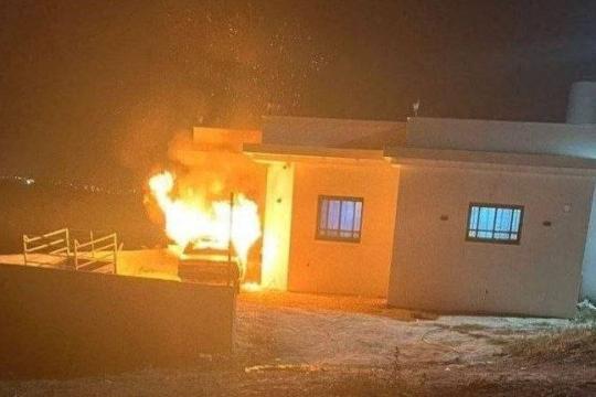 مستوطنون يهاجمون خربة مسعود ويضرمون النار بممتلكات جنوب غرب جنين