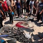 شهيد وعدة إصابات في قصف إسرائيلي استهدف دراجة نارية بحي تل الهوى في غزة