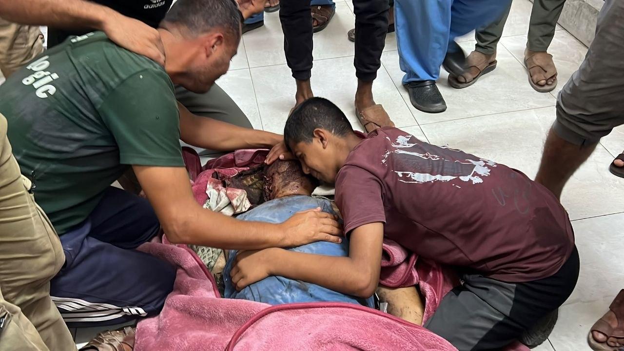 شهيد وإصابات في قصف إسرائيلي استهدف مواصي خان يونس جنوب قطاع غزة