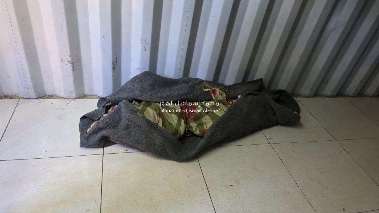طائرة مسيّرة إسرائيلية تستهدف خيمة تؤوي نازحين في محيط منطقة تبة النويري وسط قطاع غزة