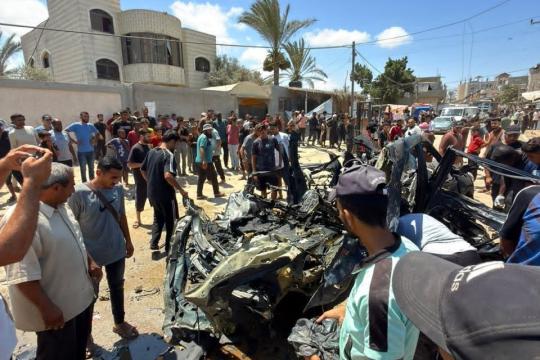 شهيدين وعدد من الاصابات في استهداف الاحتلال لمركبة وسط قطاع غزة