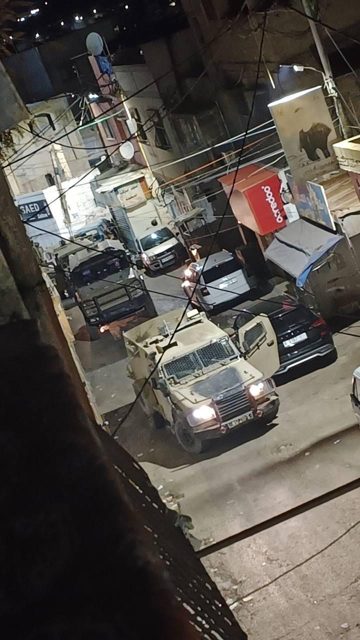 الاحتلال يصعّد اقتحاماته في الضفة الغربية ويعتقل 18 فلسطينياً ويصادر إذاعة في قلقيلية