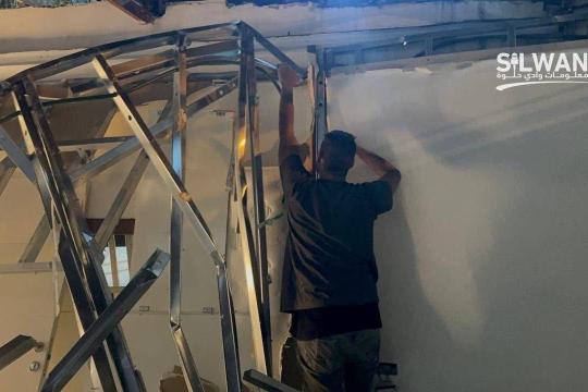 الاحتلال يجبر مقدسياً على هدم منزله ذاتياً في سلوان