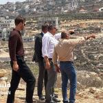 ممثل هولندا لدى فلسطين يزور منطقة "رأس العين" بقصرة للاطلاع على حصار المستوطنين للعائلات