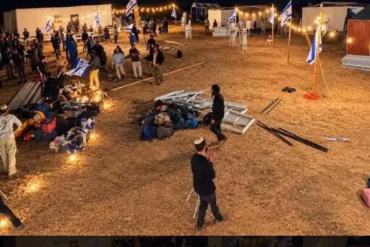 جيش الاحتلال يغلق طرقًا في غلاف غزة بعد محاولة مستوطنين إقامة بؤرة قرب الحدود