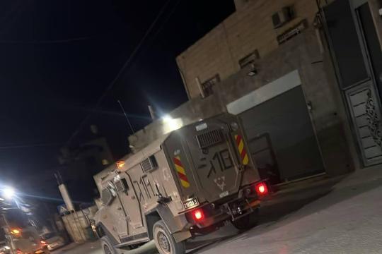 قوات الاحتلال تقتحم الخليل ونابلس وتخلي منازل في عين دير بحة