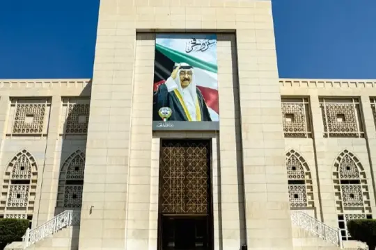 الكويت تدين اقتحام قنصليتها في البصرة وتطالب بغداد بمحاسبة المتورطين