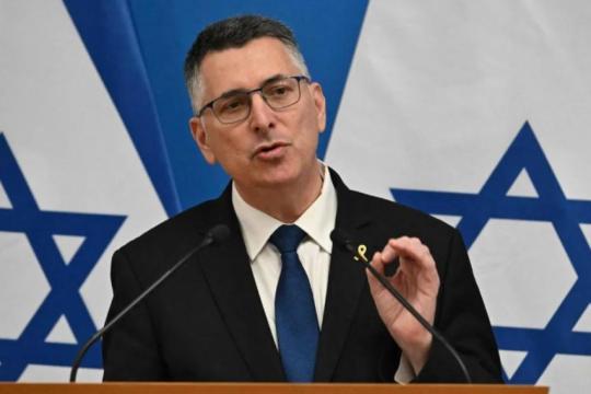 وزير الخارجية الإسرائيلي يحرض الاتحاد الأوروبي على وقف تمويل السلطة الفلسطينية