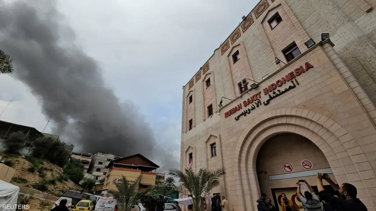 الجيش الإسرائيلي يقصف مولدات الكهرباء بالمستشفى الإندونيسي شمالي غزة