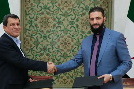 دمشق والقوات الكردية تتوصلان إلى اتفاق وقف إطلاق النار بعد تصاعد التوتر في حلب