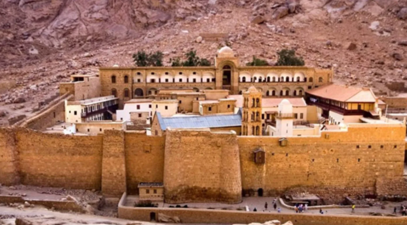 بطريركية القدس تستجيب لنداء دير القديسة كاترينا في سيناء التزامًا بحماية حرمة الإرث الكنسي