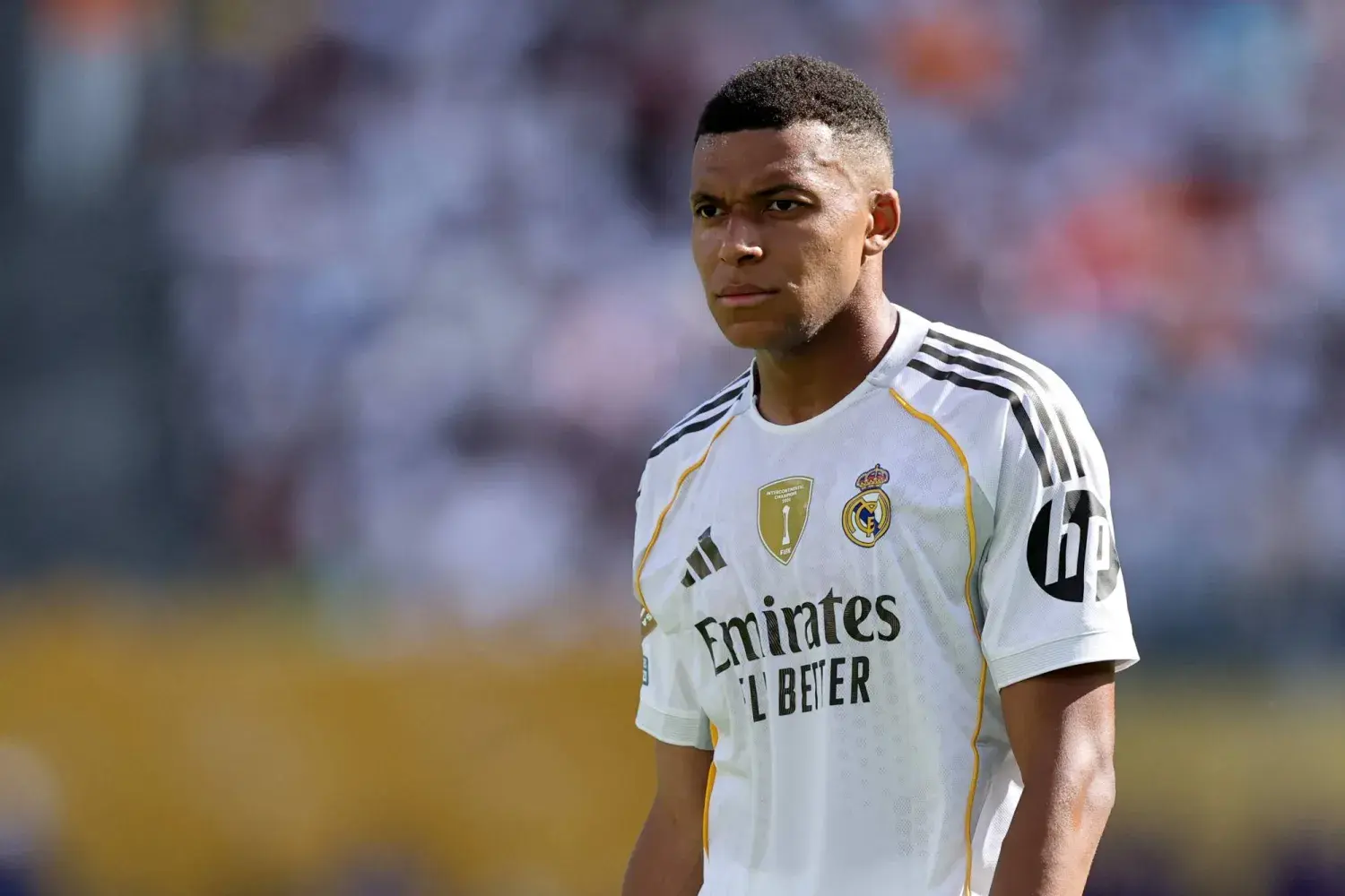 ريال مدريد يمنح مبابي القميص رقم 10