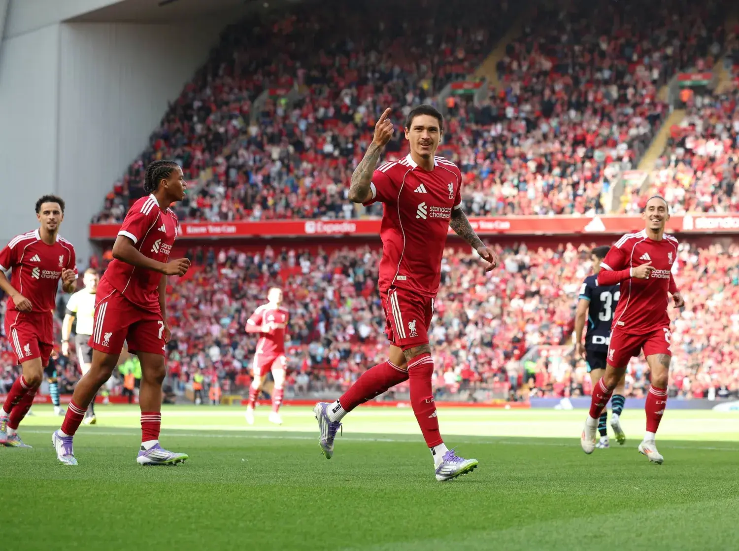 نجم ليفربول على أبواب الهلال السعودي مقابل 53 مليون يورو