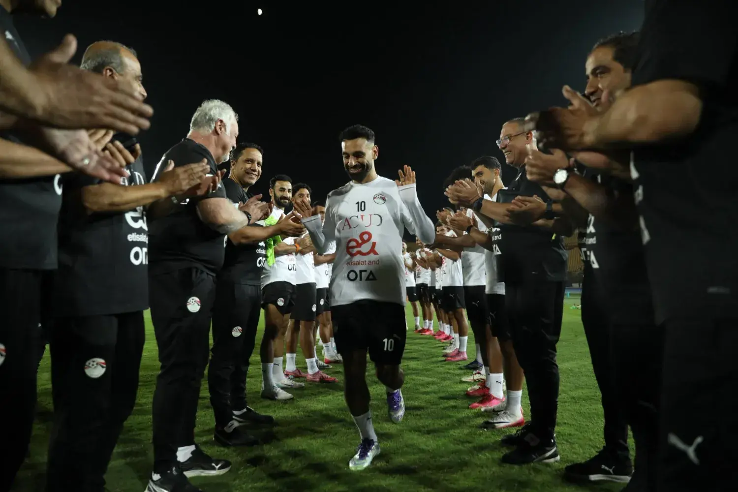 ممر شرفي لمحمد صلاح في أول مران له مع منتخب مصر
