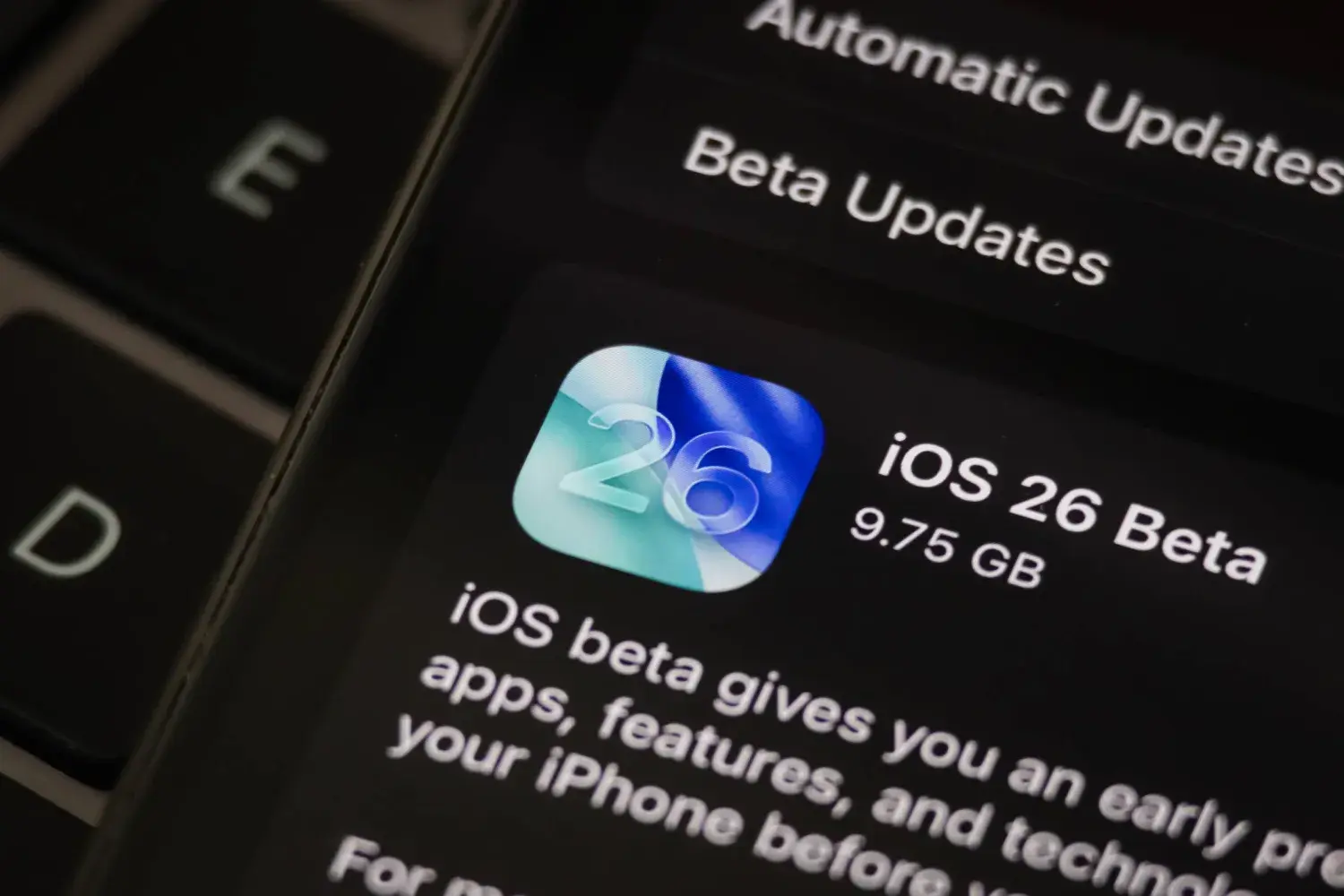 أبل تطلق "iOS 26" رسمياً... عصر جديد من التصميم والذكاء والتواصل