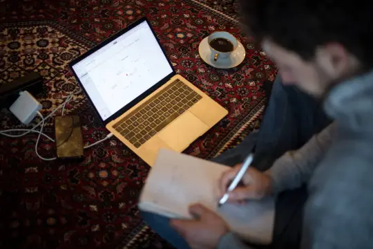 الإفراط في تناول الكافيين... وأثره السيئ على الطلاب