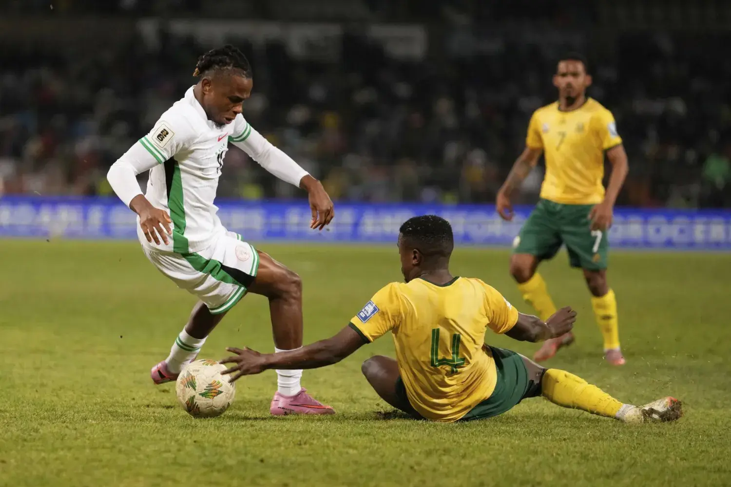 جنوب أفريقيا تواجه إجراء تأديبياً مونديالياً بسبب لاعب موقوف