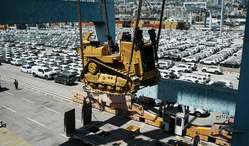 إسرائيل تتسلّم شحنة جرافات D9 من واشنطن