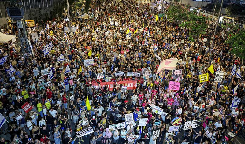 استطلاع: غالبية إسرائيلية تدعم صفقة تبادل بدفعة واحدة وإنهاء الحرب على غزة