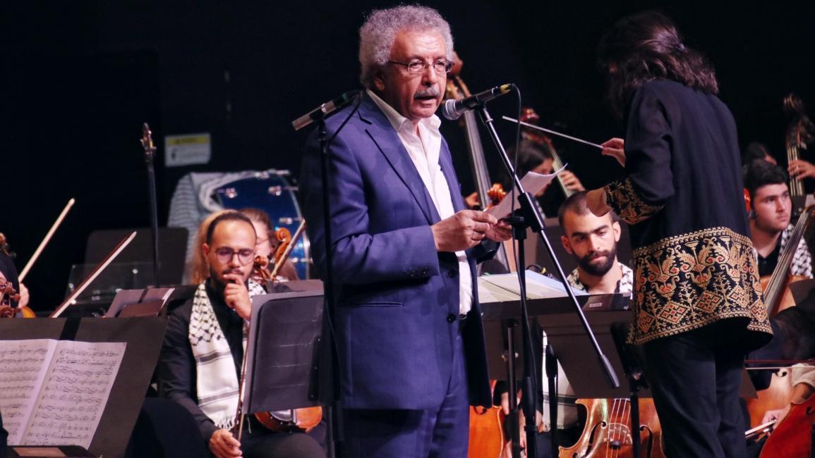 "زمن الخيول البيضاء" توصل إبراهيم نصر الله إلى "نوبل الأميركية"