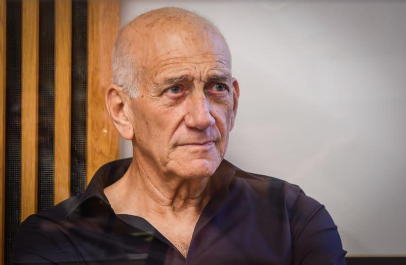 أولمرت: "ما تفعله إسرائيل في غزة يقترب من جريمة حرب"