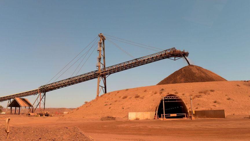 سعر خام الحديد يتجه لتحقيق أول مكاسب شهرية متتالية هذا العام