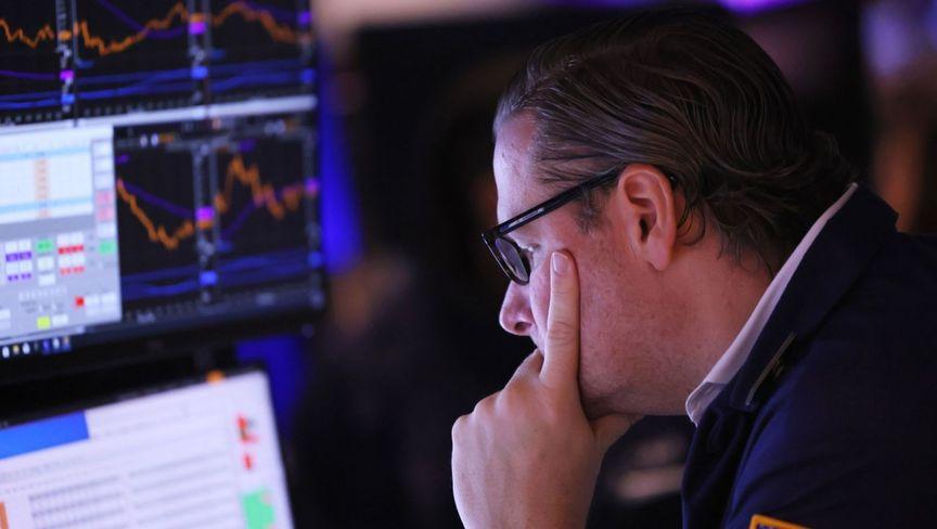 مؤشرات وول ستريت تتراجع وسط ترقب لقرار "الفيدرالي" بشأن الفائدة