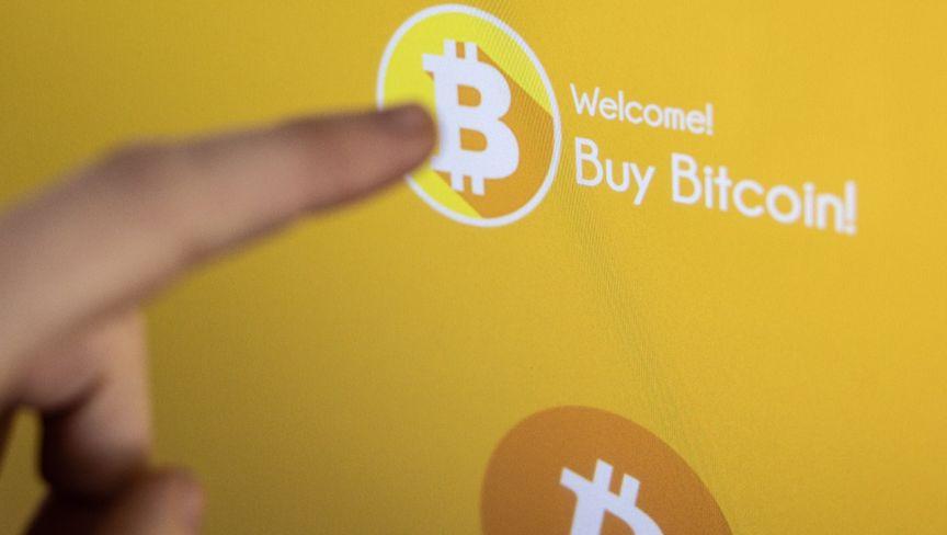 سعر "بتكوين" يحلق عالياً.. ورهان على 150 ألف دولار بنهاية العام