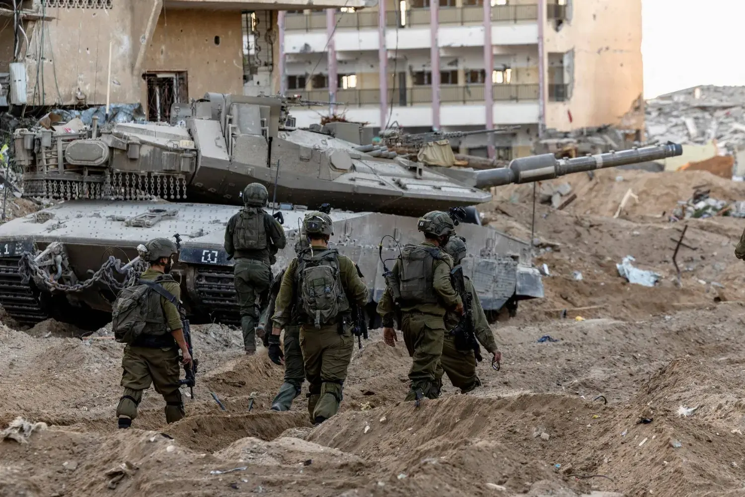 الغارديان: قناصة بالجيش الإسرائيلي قتلوا عمدا 4 فلسطينيين