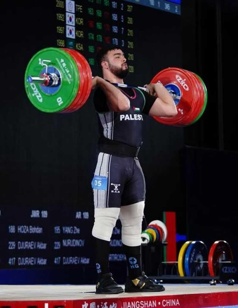 الرباع حمادة يتألق في بطولة آسيا لرفع الأثقال وينتزع المركز السادس