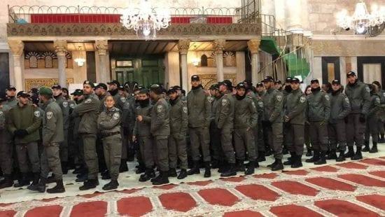 في إنتهاك خطير.. الاحتلال يسقف صحن الحرم الابراهيمي