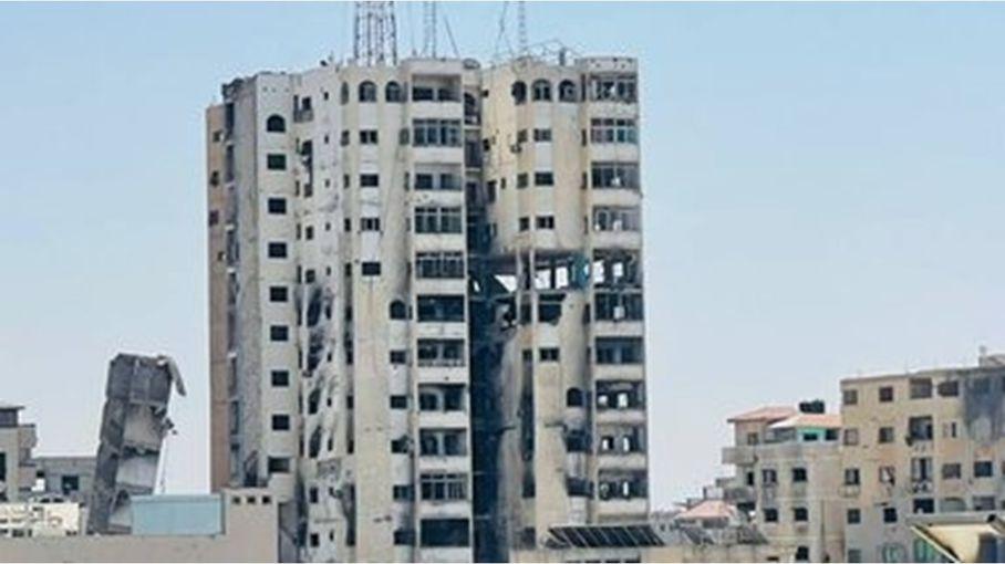تحذير من انقطاع الاتصالات والإنترنت في غزة جراء القصف الإسرائيلي للأبراج السكنية